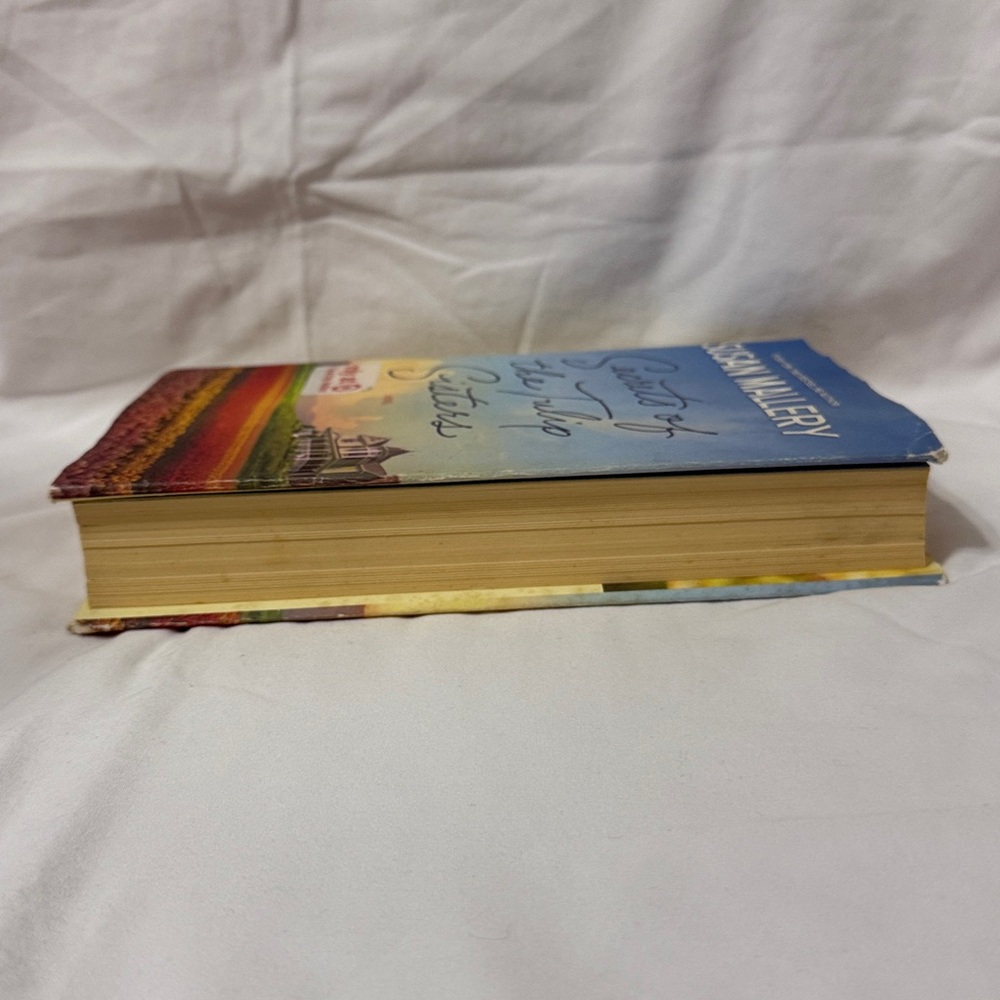 Signed “Secrets of the Tulip Sisters” Hardcover Romance by Susan Mallery - Picture 7 of 15